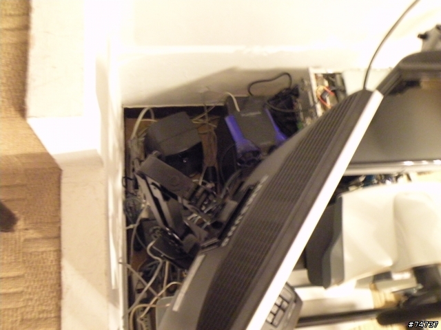 [組裝開箱文]家用  DIY  xbox360  蒼蠅人專用多螢幕賽車座(6/4初版定裝照)
