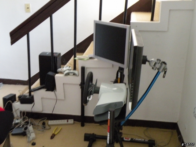 [組裝開箱文]家用  DIY  xbox360  蒼蠅人專用多螢幕賽車座(6/4初版定裝照)