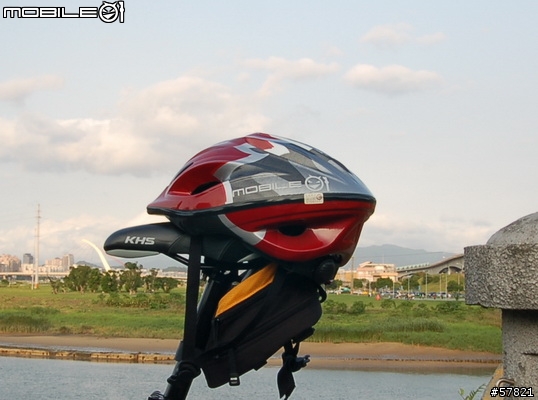 2008年版Mobile01小惡魔腰包 =台灣PORTER??..