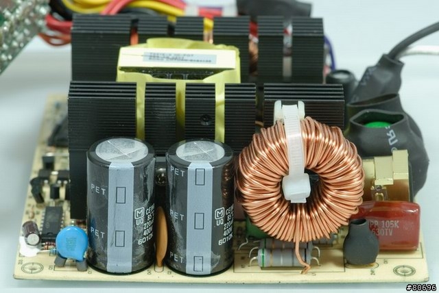保銳魔族MODU 82+ 625W模組化電源供應器簡介及測試