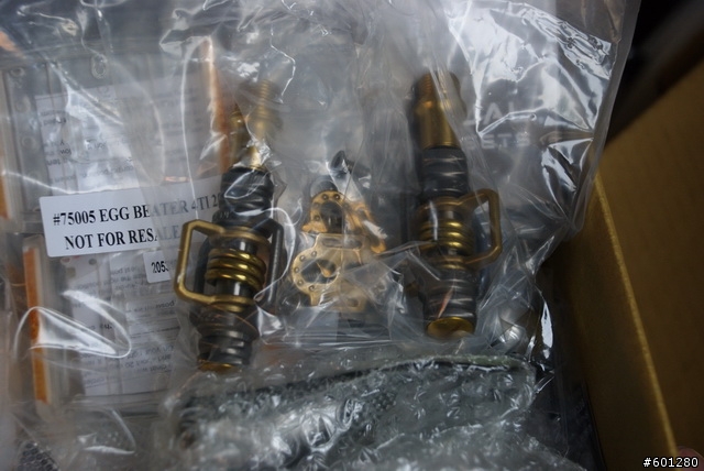 [分享]期待已久的車終於到了~全球限量100台,台灣分配到10台的夢幻車96至尊