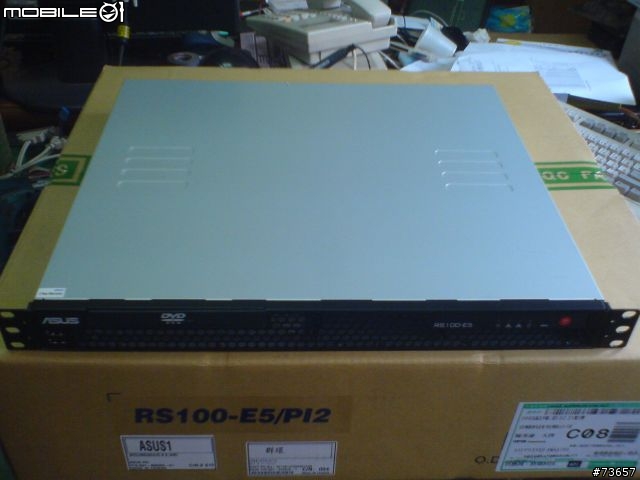 ASUS RS-100伺服器開箱文～～