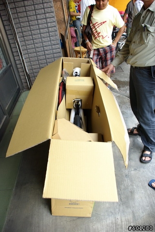[分享]期待已久的車終於到了~全球限量100台,台灣分配到10台的夢幻車96至尊
