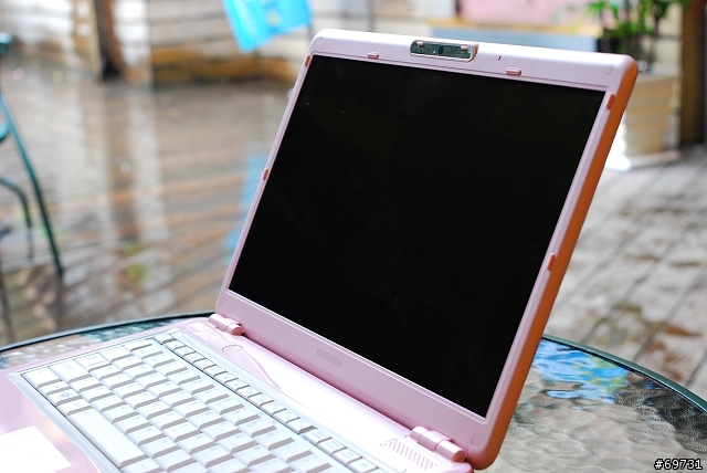 [分享]TOSHIBA M800 粉姬(今夏女生最愛不釋手的新玩具)