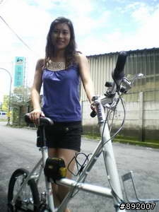 女王愛車 MINI3亮相~