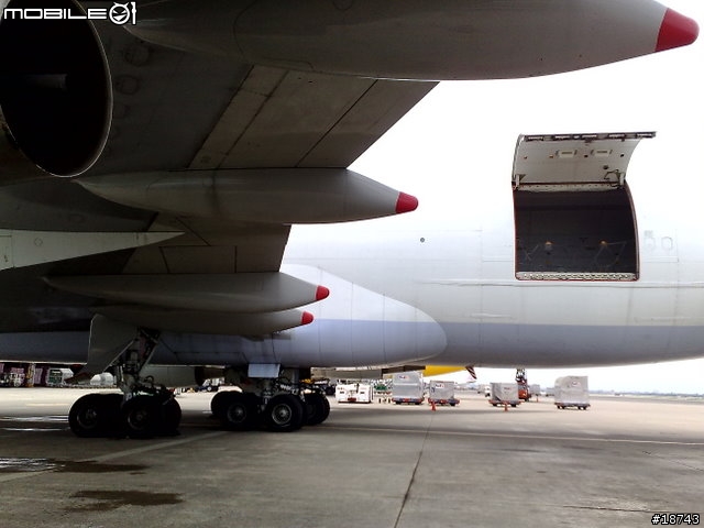 [圖多] N82 隨手拍 747-400F 全貨機