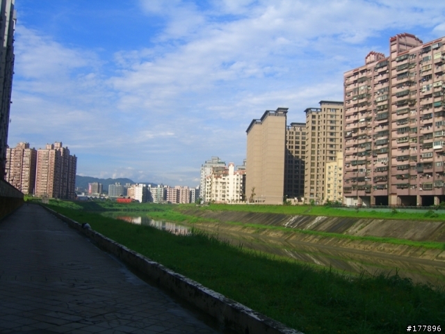 禮門街往中興路方向自行車道(圖多)