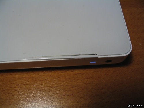 怎麼辦！我的macbook邊邊裂掉了！
