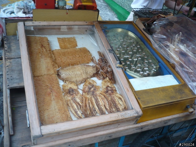 嘉義市噴水池旁文化路的香烤乾魷魚！