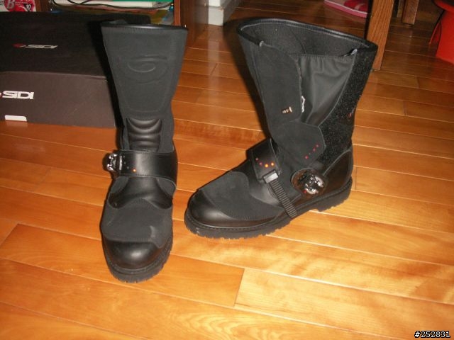 [介紹]低調SIDI車靴以及KTM完美防摔衣