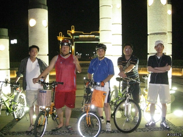 蘇州常熟大隻車隊夜騎..............尚湖+星巴克咖啡(blaze*3 Dahon sp16 * 2 birdy*1)