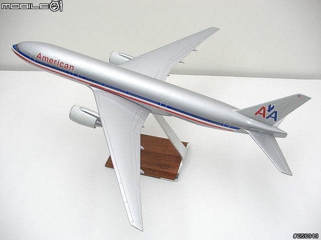 [分享]1:100  American Airlines 777-200飛機模型