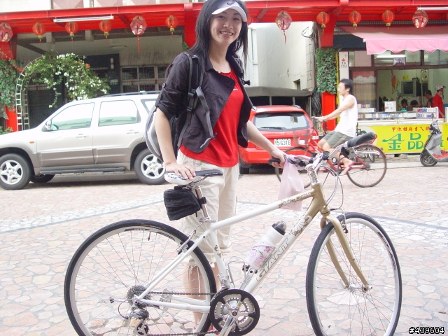 [全省沒貨中]- 好士多單車背包(含水袋)=剛剛電話調查後，客服小姐表明公司已經都不在進此貨，所以要跟所有有跟我預購的車友，說抱歉!