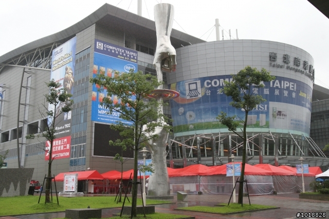 [INTEL@Computex 2008徵文] 壓線最後一發，01獨家參觀INTEL Computex之旅！