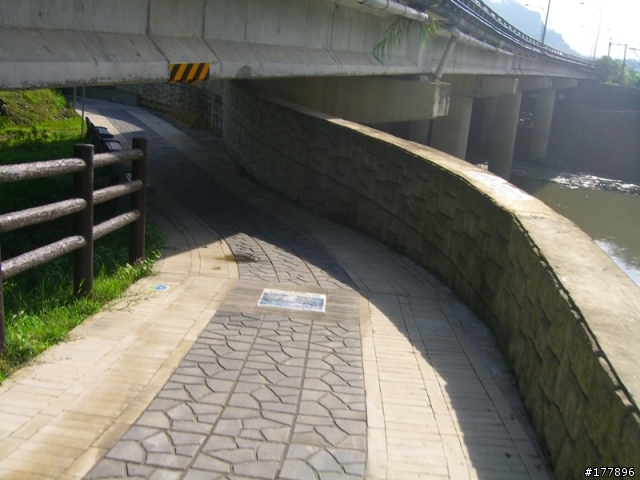 禮門街往中興路方向自行車道(圖多)
