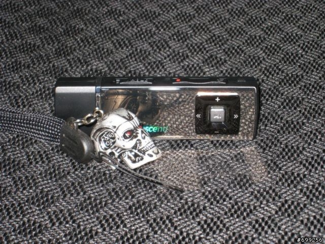 [開箱] 創見T.sonic 320 MP3隨身碟 酒紅&黑色 (圖多)