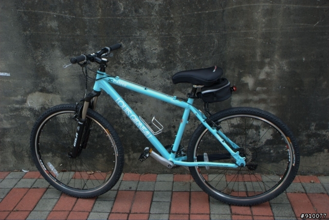 稀有的天藍色LOUIS GARNEAU  CASPER?