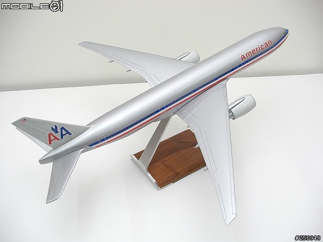 [分享]1:100  American Airlines 777-200飛機模型