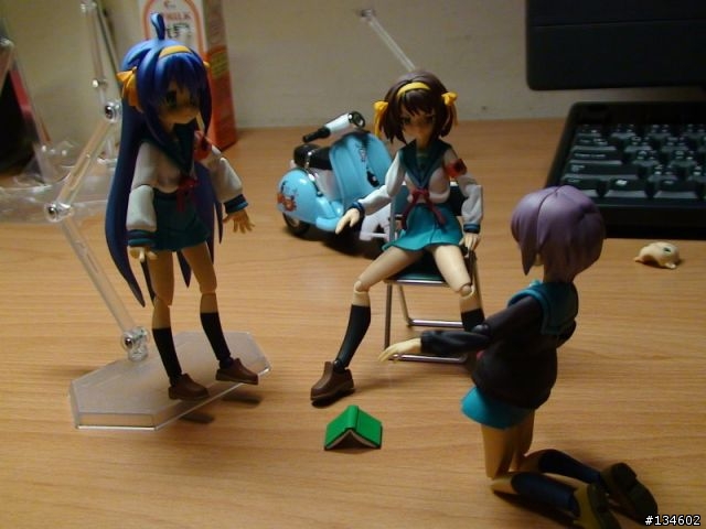 [分享]Figma的可動人型 此方泉.涼宮春日.長門有西
