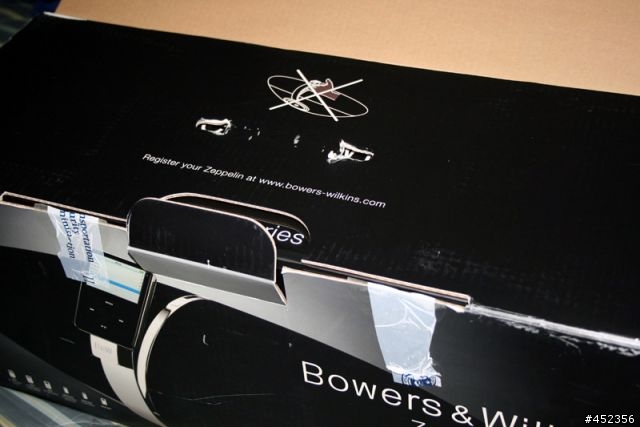 [ 簡單開箱分享 ] B&W Bowers&Wilkins Zeppelin 高音質的飛船~