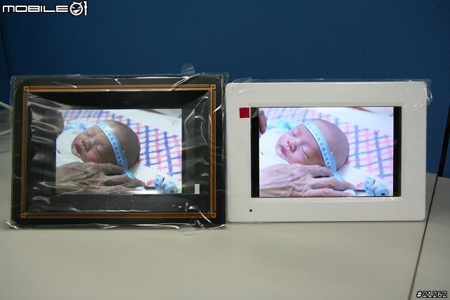小小心得 七吋數位相框 Viewsonic DPX704WH 與 Transcend T.photo 710