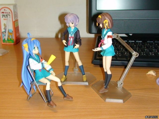 [分享]Figma的可動人型 此方泉.涼宮春日.長門有西