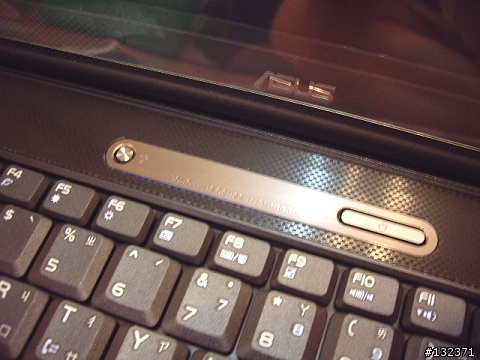 [簡單開箱]asus F9sg NB