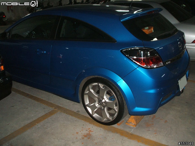 停車場驚見 Opel Astra OPC !!