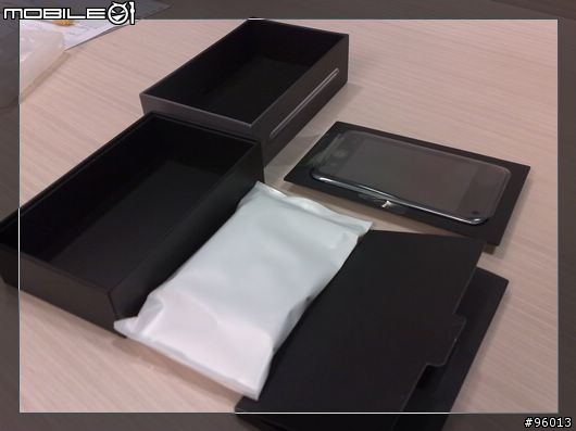 [開箱]ipod touch 8G+隨時都有無線網路大變身，6/30新增破解步驟教學