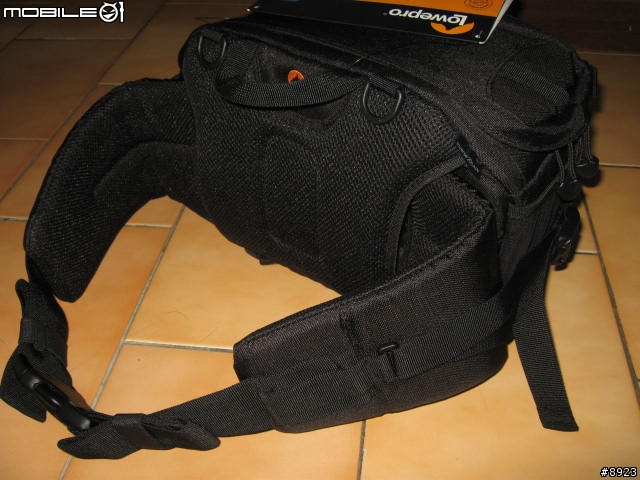 [簡單開箱] Lowepro Inverse 200 AW (2008/6/23新增照片了!)