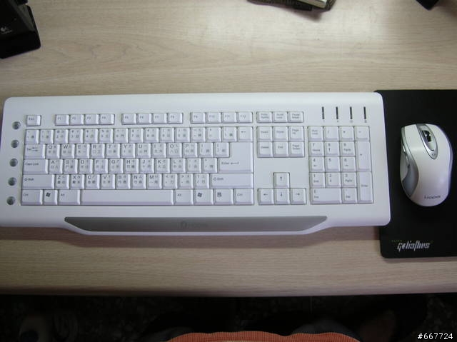 i-rocks最新力做 2.4GHz無線自動跳頻技術大檢驗之RF-6560完整評測
