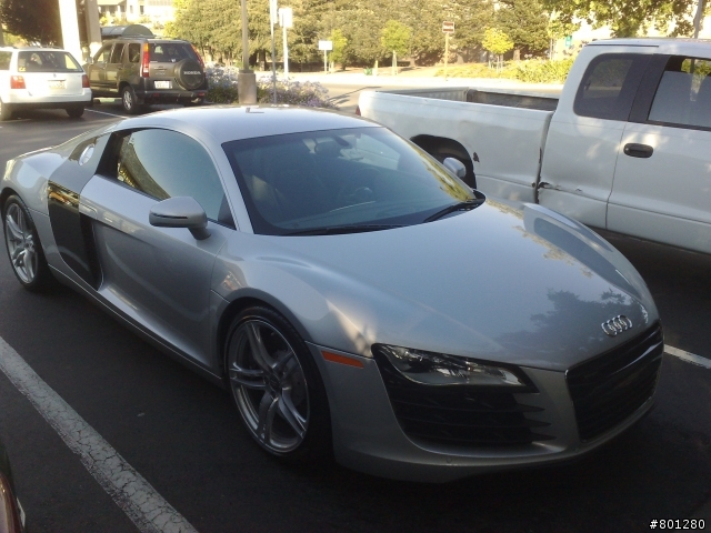 AUDI R8