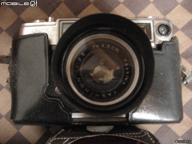 [問題]這台yashica相機到底是什麼型號??