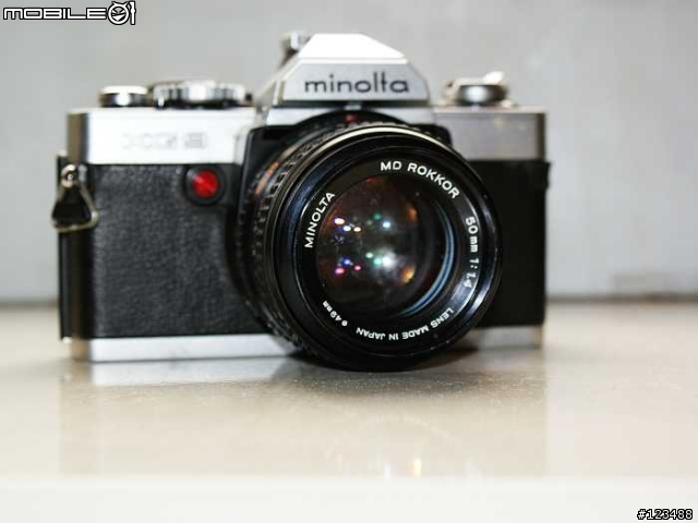 [求助]請問這個鏡頭有辦法裝上a200嗎?