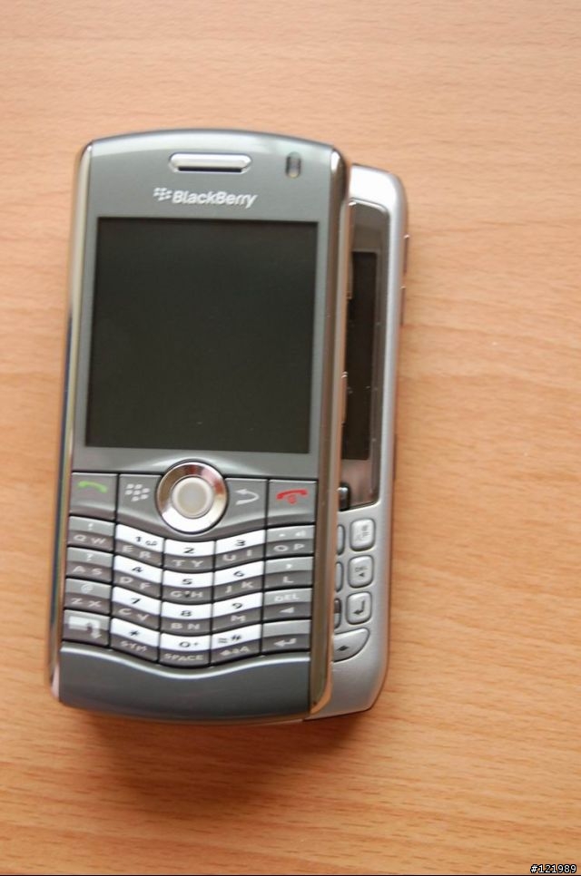 黑莓機BlackBerry Peral 8120與我工作的一天.