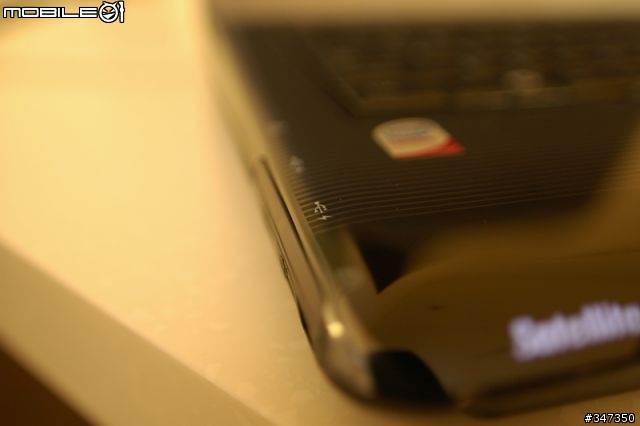 [開箱] Toshiba A300 來了! 更新