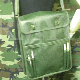 請教各位一下!!有關軍用包!!