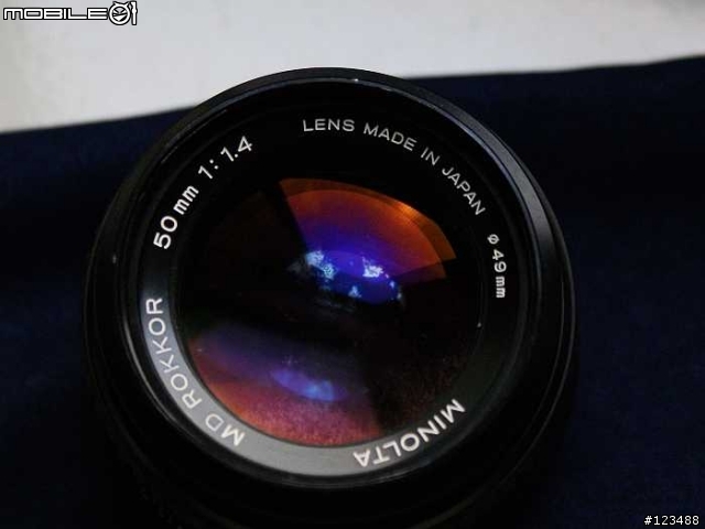 [求助]請問這個鏡頭有辦法裝上a200嗎?