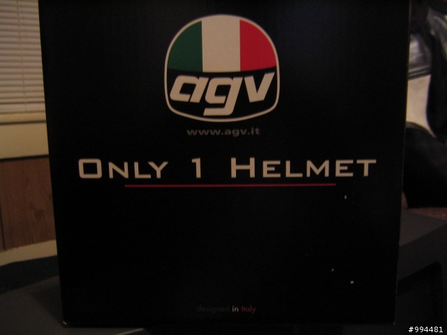 [開箱] 想了好久的 AGV Rossi Ti-Tech