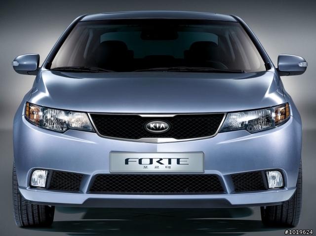 KIA  forte (現代姐妹車)