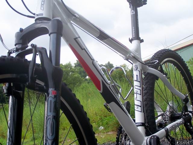[分享]08年fuji Tahoe V(珍珠白)
