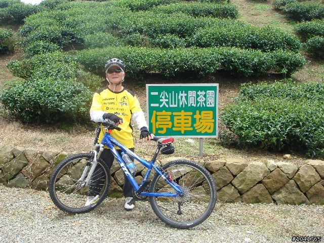 [遊記]70歲的勇腳阿伯騎上嘉義二尖山 (海拔1265m)
