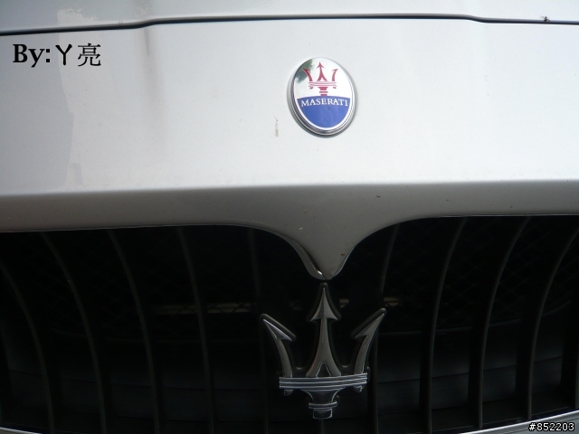 路上遇到的Maserati GranTurismo