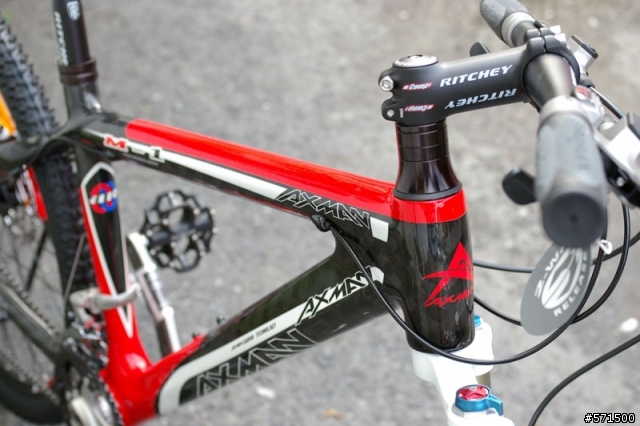 開箱照 Axman M-1 carbon Lx版   驚爆紅戰馬