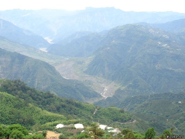[遊記]70歲的勇腳阿伯騎上嘉義二尖山 (海拔1265m)