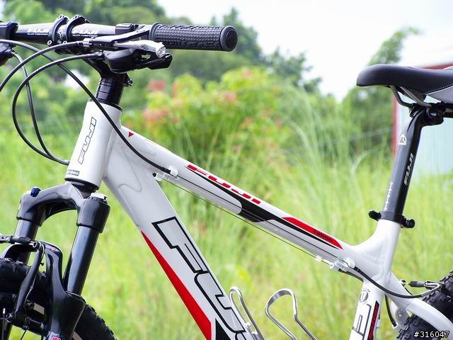 [分享]08年fuji Tahoe V(珍珠白)