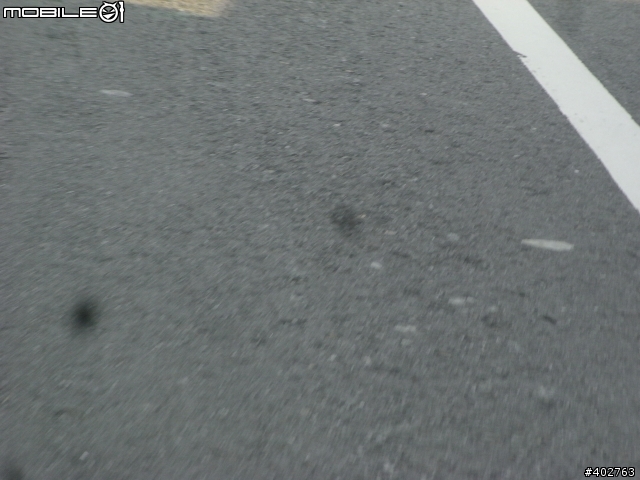 R7的照片出現2個黑點