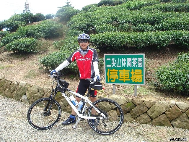 [遊記]70歲的勇腳阿伯騎上嘉義二尖山 (海拔1265m)