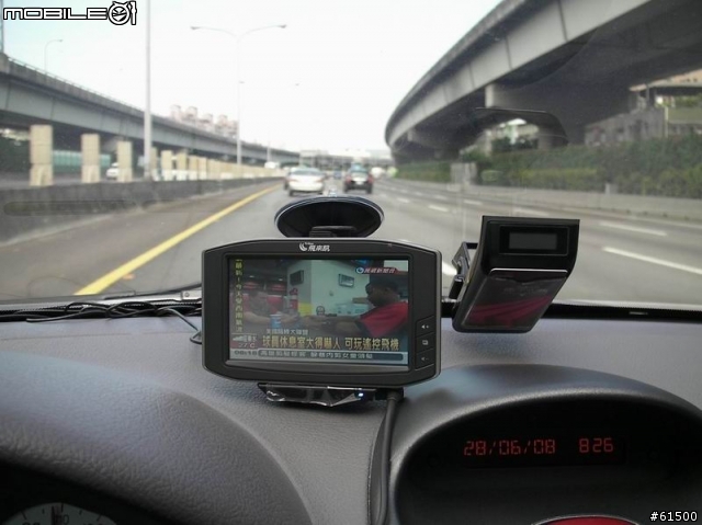 【分享】飛來訊 NaTV-790 5吋 汽車導航+數位電視【開箱文】
