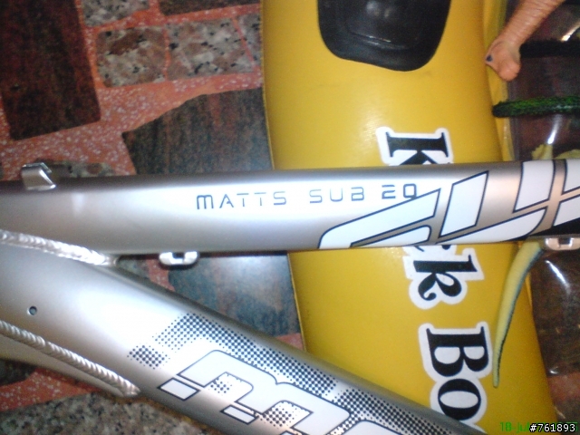 朋友送的車架，請問有人知道這是什麼級數